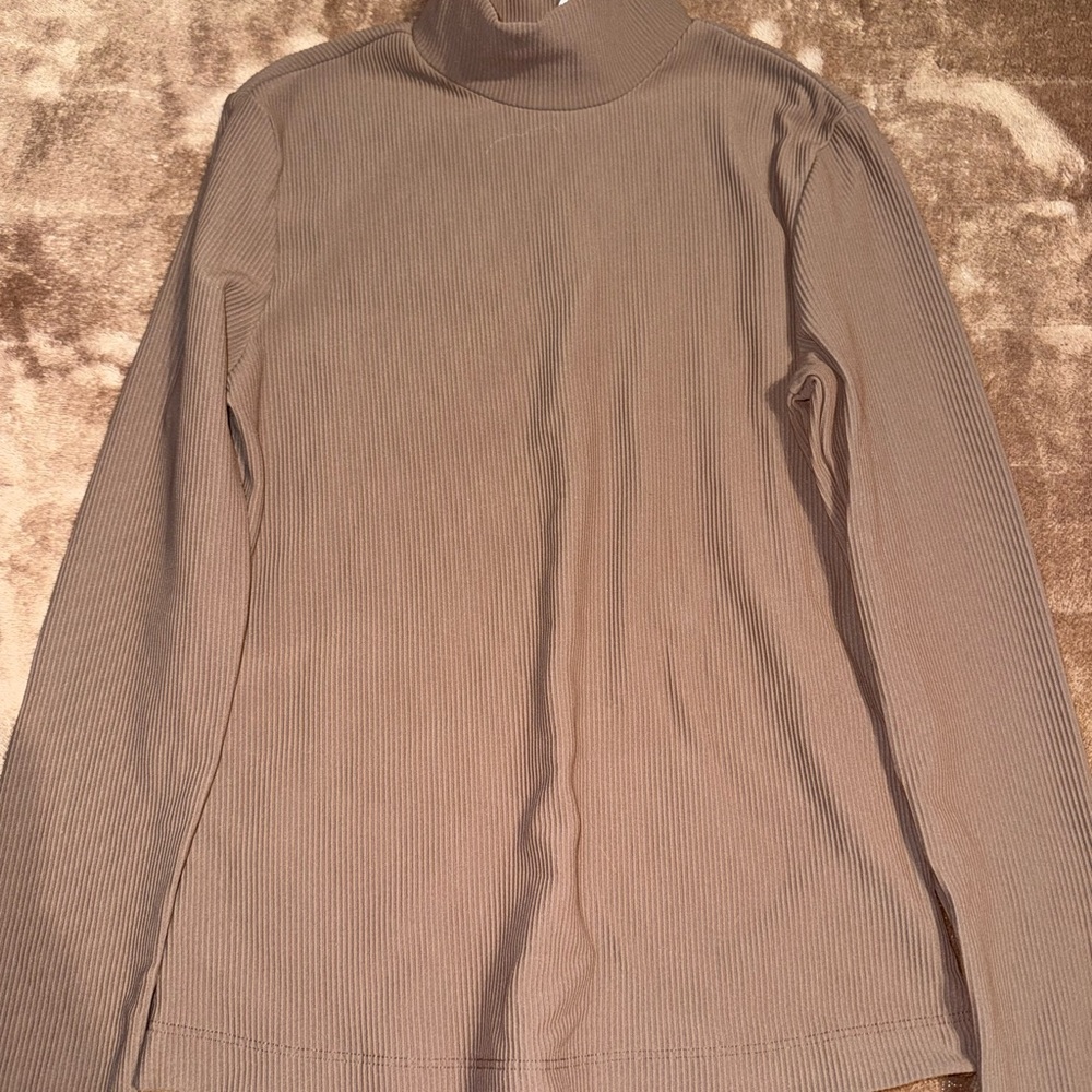 90 Degree By Reflex Women's Long Sleeve Top in Taupe